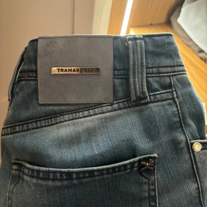 Tramarossa jeans - Säljer tramarossa jeans som är andvända men i toppskick. Nypris: 4100kr