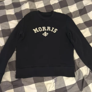 Morris tröja  - Säljer nu denna Morris tröja då jag växt ur den. Skick 10/10 
