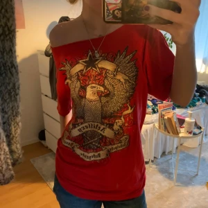 Cool baggy t-shirt med tryck - Väldigt snygg och cool Baggy t-shirt med tryck! Skriv privat vid frågor eller fler bilder🤗