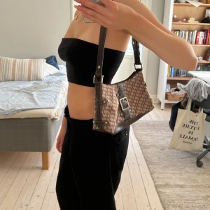 Snygg New York & Co väska  - skit snygg väska! ny skick, passar till allt 💕 skriv för fler bilder 