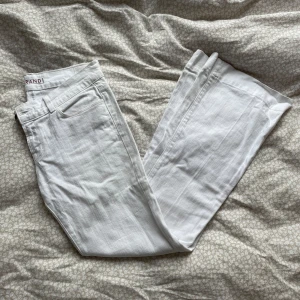 Hvite bukser - Hvite sleng bukser fra J Brand 