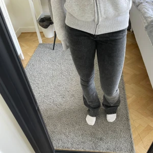 Low tall bootcut jeans - Nyskick säljer de jag inte använt dem, NYPRIS 499💗
