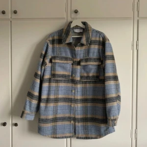 Jacka - Jacka från ASOS i storlek S.