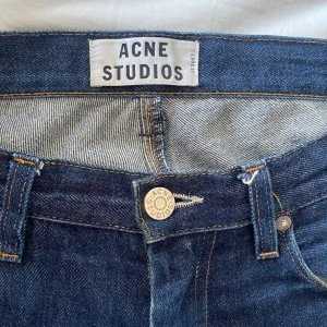 Acne jeans - Måtten passar även perfekt för 32/32. Nyskick utan några defekter. Pris kan diskuteras vid snabb affär. 