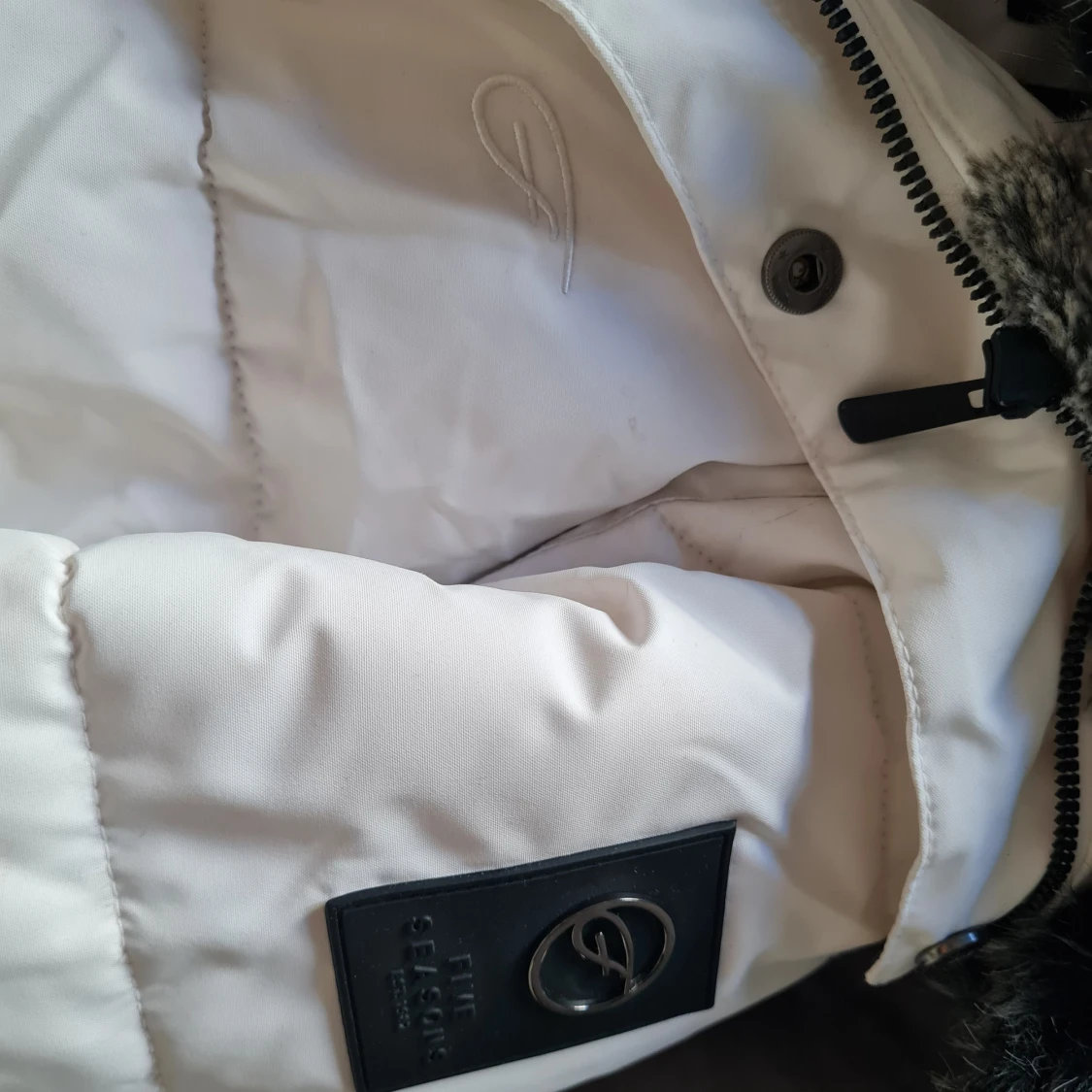 Vit vinterjacka - 90