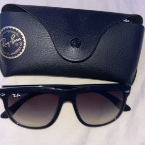 Rayban boyfriend - Väldigt fina Rayban boyfriend i bra skick 9/10 Nypris 1800 storlek 56