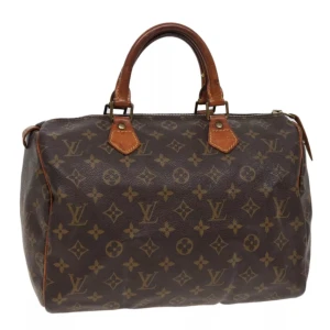 Louis Vuitton Speedy 30 - Louis Vuitton Speedy 30. Ett måste i väskkollektionen! Bra storlek för både vardagsbruk och resor. Perfekt att använda som skol-/arbetsväska. Speedy ger en touch av lyx och stil till varje outfit.