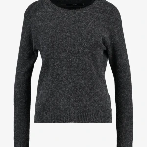 Stickad tröja  - Grå stickad tröja från Vero Moda, är i fint skick då den inte används, skriv för fler bilder 