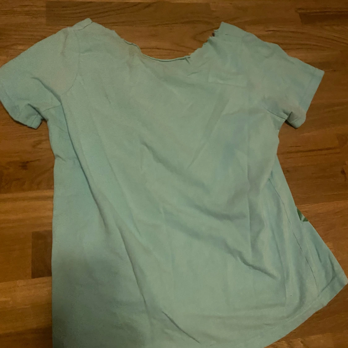 Turkos tshirt med blommor - 90