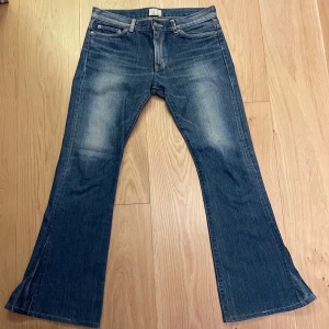 Edwin japanese denim - Custom flare Edwin japansk denim. W: 31 L: 31. Repererade vid hälen.