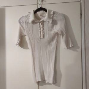 Vit ribbad tröja från H&M - See-through material