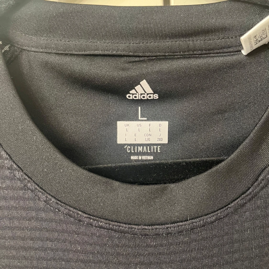 Svart tröja från Adidas - 1