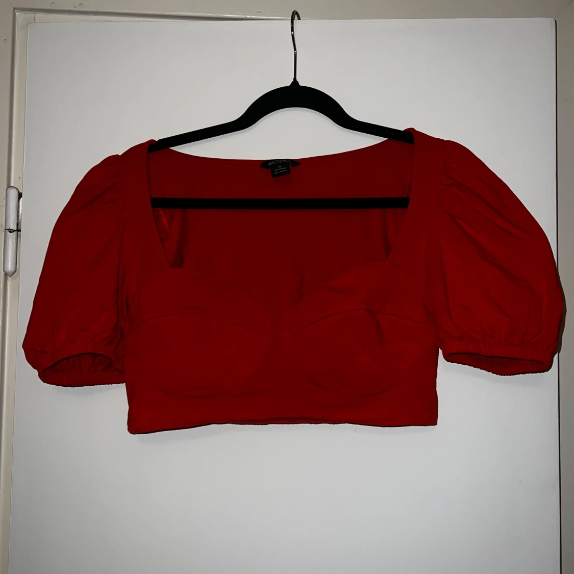 Orange croppad topp från Monki - 1