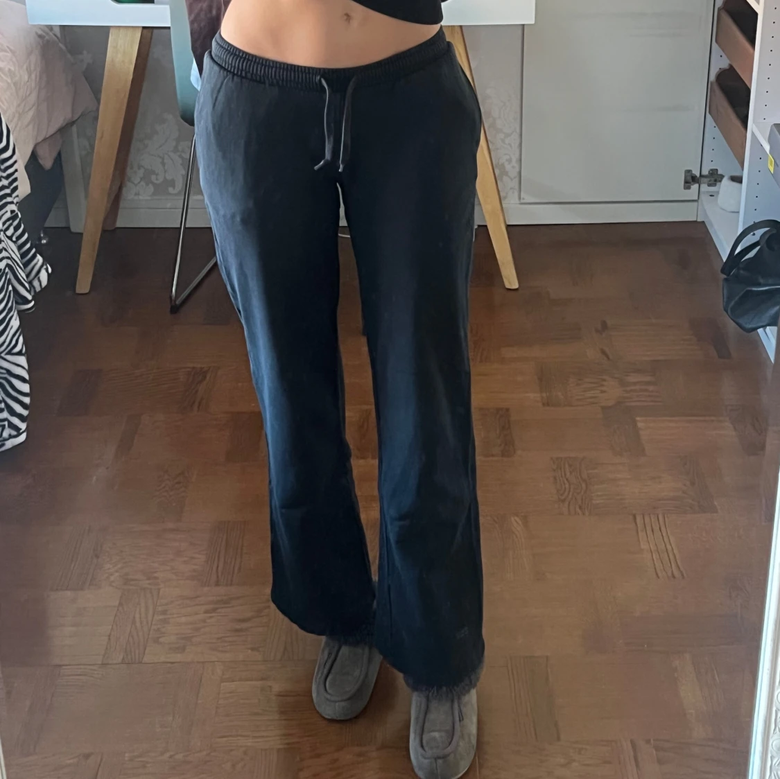 Svarta mjukisbyxor  - 1