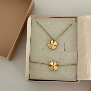 Smycke   - Helt ny Lucky halsband och armband set från Edblad. Ordpris halsband 350kr, armband 300kr. För mer frågor och bilder kontakta mig💕 