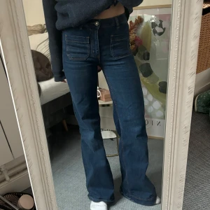 Jeans - Super fina jeans med fickorna därfram. Jag är 168cm💕