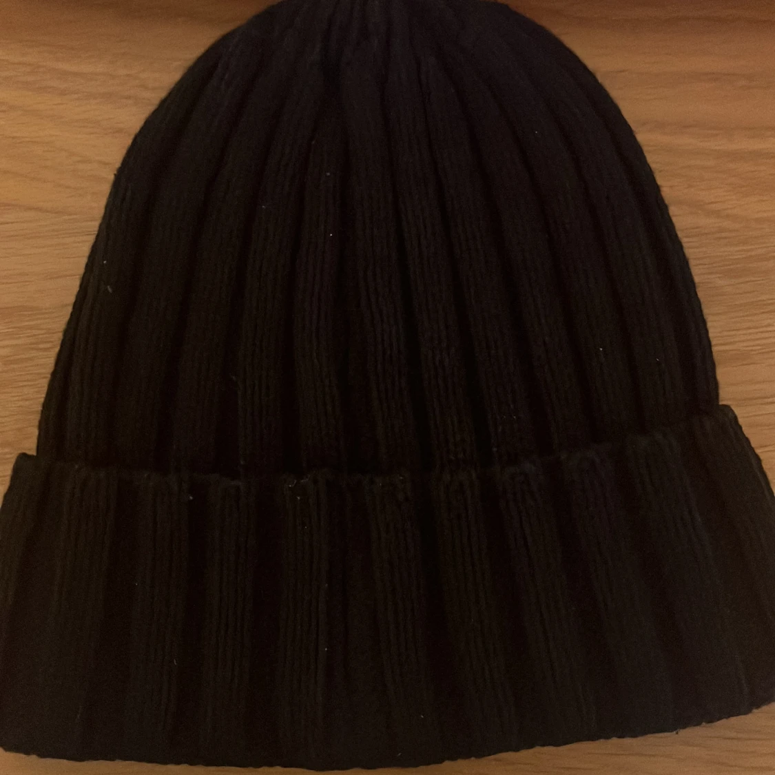 Svart ribbad mössa från Moncler - 1