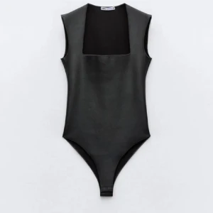 Body från zara - Jättesnygg body från zara! Endast provad 💓