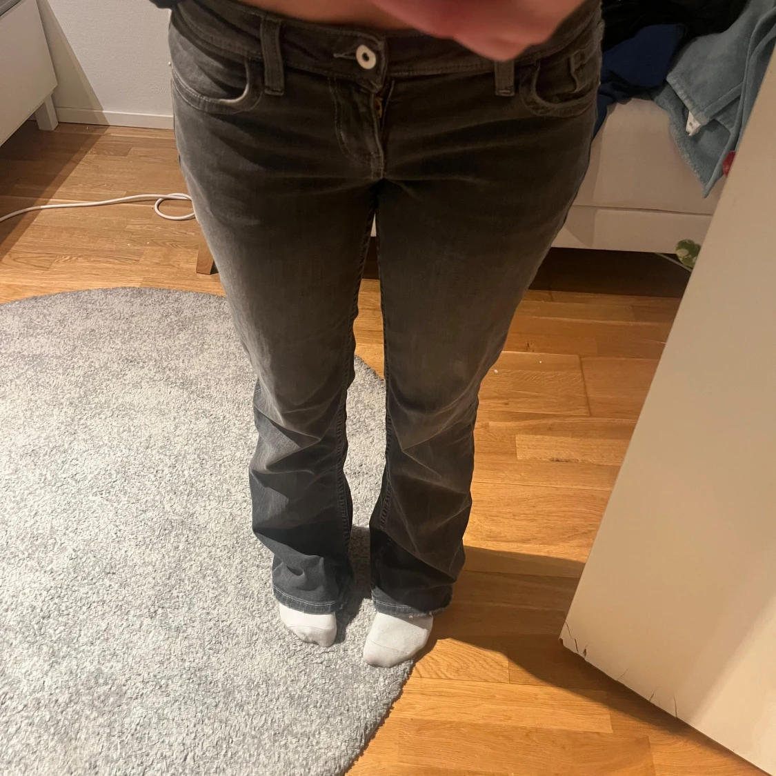 Grå jeans med bootcut - 3