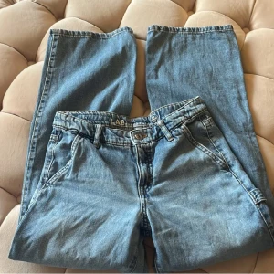 Baggy jeans  - Säljer dessa baggy jeans från KappAhl. Storlek 152, xxs. Prisförslag accepteras.