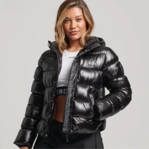 Vinter jacka  - Säljer en jättefin vinterjacka i bra skick från superdry🩷