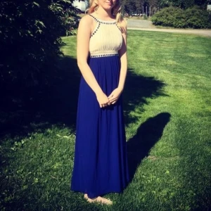 Balklänning  - Inköpt från bubbelroom, använd vid 1 tillfälle! Super fint skick, alla paljetter sitter kvar. 