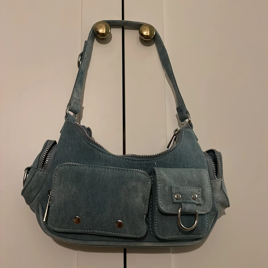 Blå jeans axelväska