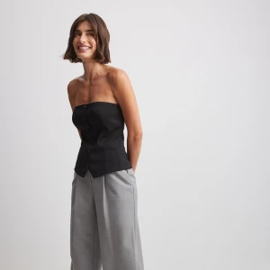 Topp från Nakd - Nästan aldrig använd festtopp från nakd i storlek 34 🤍