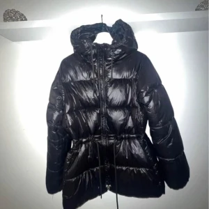 Vinterjacka - Vinterjacka från Pernilla wahlgrens kollektion, storlek s använd fåtal gånger.