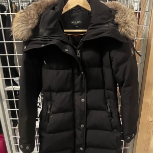 Hollies Dunjacka - Strl 34 - Äkta päls på luvan. 