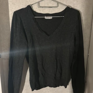 Vera Moda tröja  - Aldrig få gånger.Fråga om funderingar 