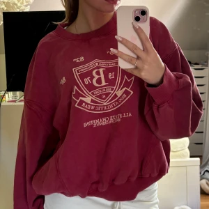 Urban outfitters oversized tröja   - Over sized och super mysig tröja från Urban outfitters!! Storlek xs. Inga defekter⭐️⭐️