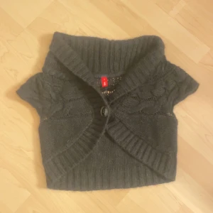 Svart bolero  - Jätte fin svart bolero i bra skick