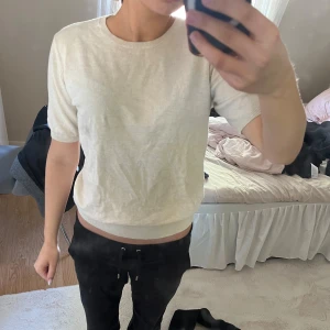 T-shirt - Den har en lite n fläck men inget man tänker på!