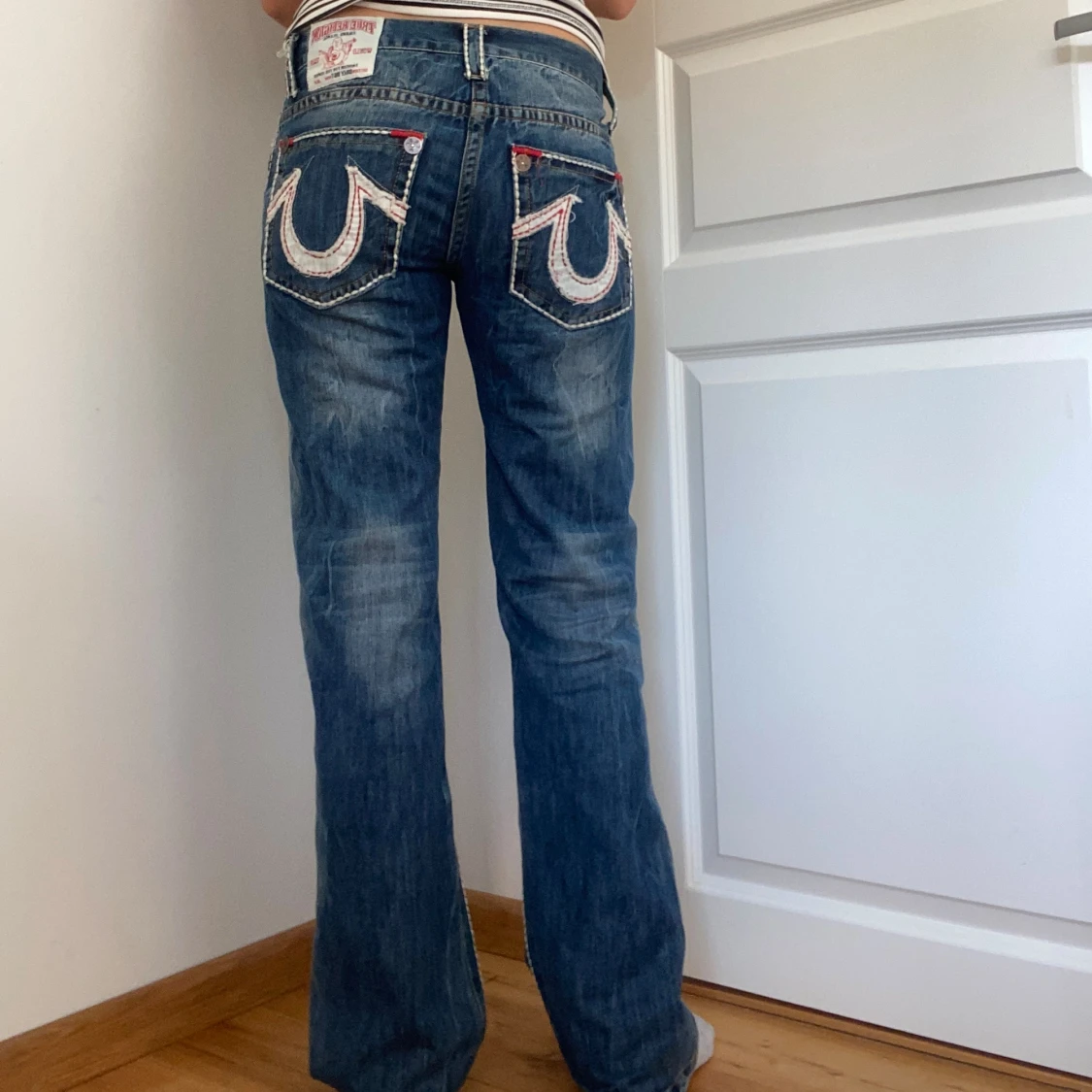 True Religion jeans med broderade fickor