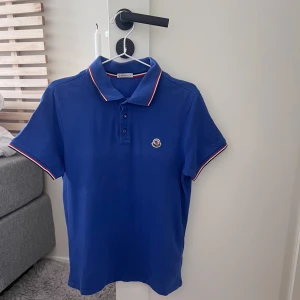 Moncler Pike - Moncler Pike, Cond 9,5/10 Flawless, Retail ligger på 3100kr, Dm för fler bilder🤞🏻