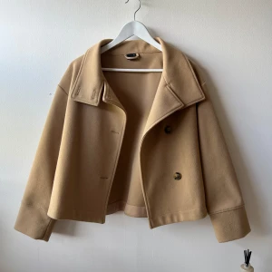 Höst jacka - Jättefin höstjacka från Gina. Knappt använd. Inga tecken på användning.