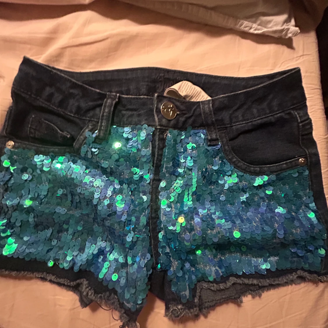 Paljett lågmidjade shorts - 90