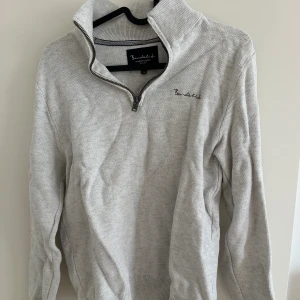 Bondelid half-zip tröja - Bondelid tröja i small. I bra skick, använd fåtal gånger. Pris kan diskuteras. 
