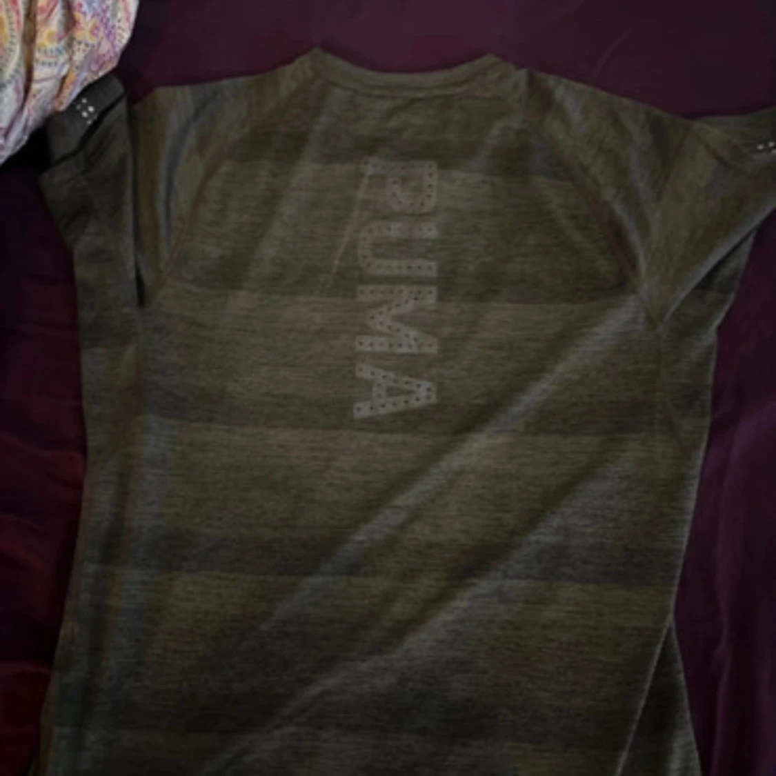 Grå tränings-t-shirt från Puma