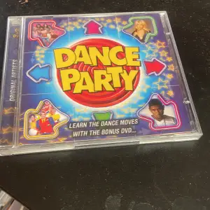 Party cd skiva eller musik o dans skiva har bara 3 styken