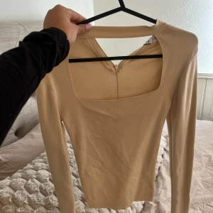 Topp från zara - Sååå snygg tröja som inte längre kommer till användning 💞