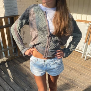 Zip kofta - Såå söt kofta med dragkedja som även funkar bra som lätt jacka tidig höst❣️ använd gärna köp nu!!