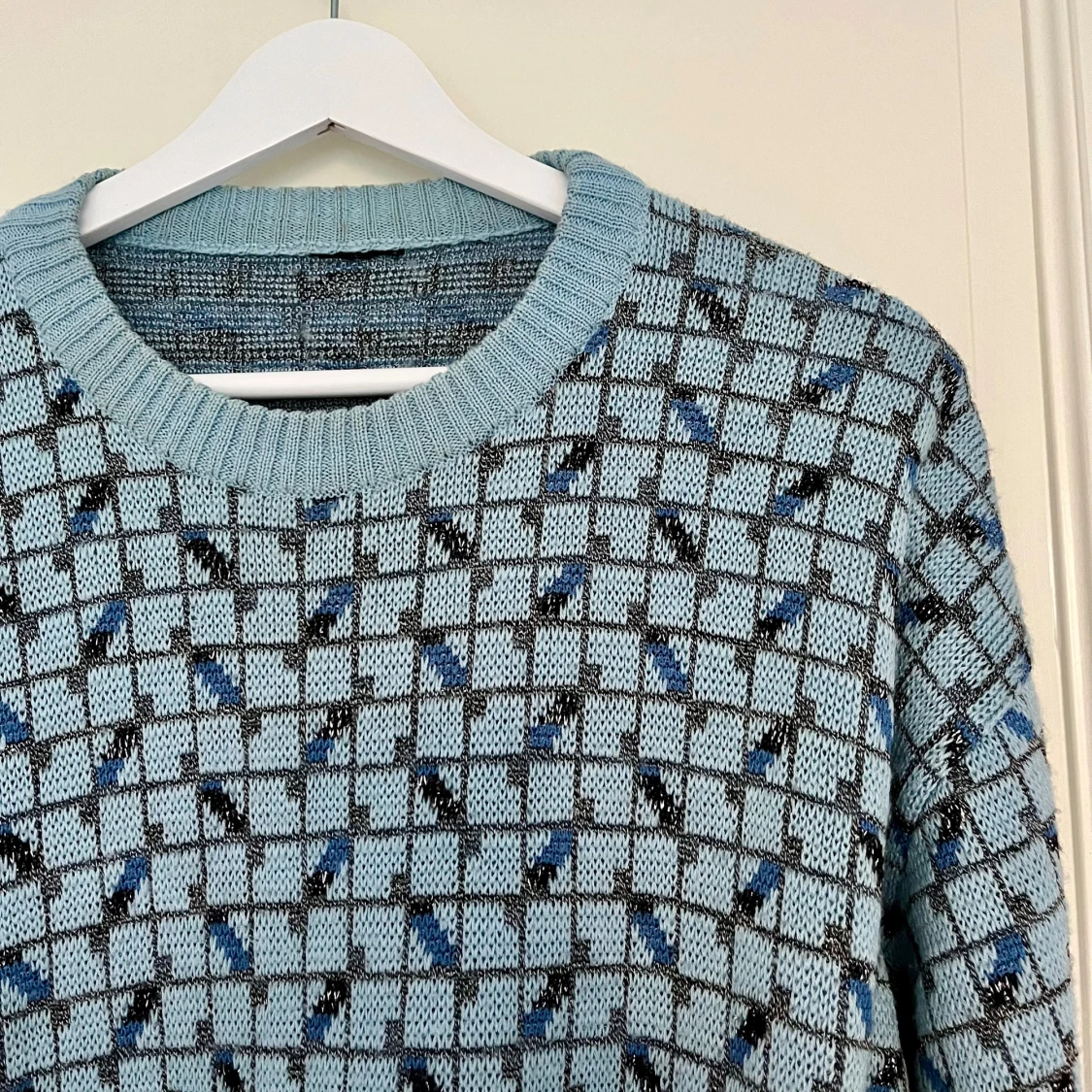 Stickad tröja 