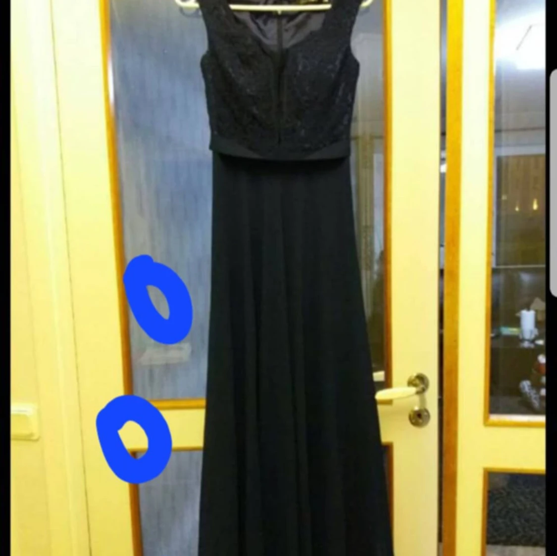 Svart långklänning