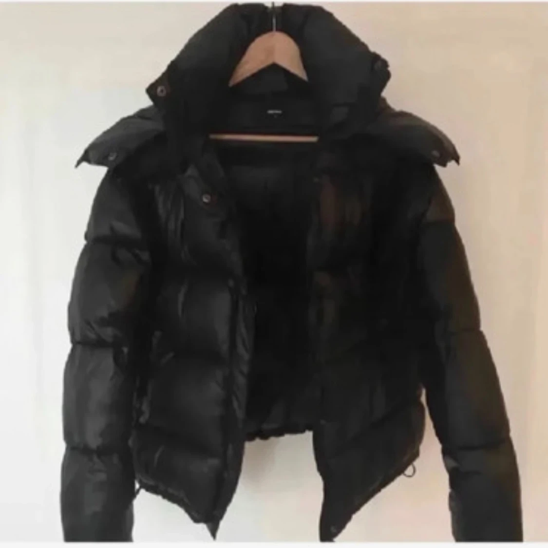 Svart pufferjacka - 1