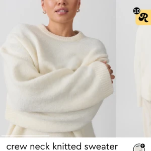 Vit stickad tröja från Gina  - Mysig vit stickad tröja från Gina i storlek L men passar skulle säger att den även passar s/m❤️ köpt för 400kr men säljer för 200kr❤️säljer för den inte används längre 