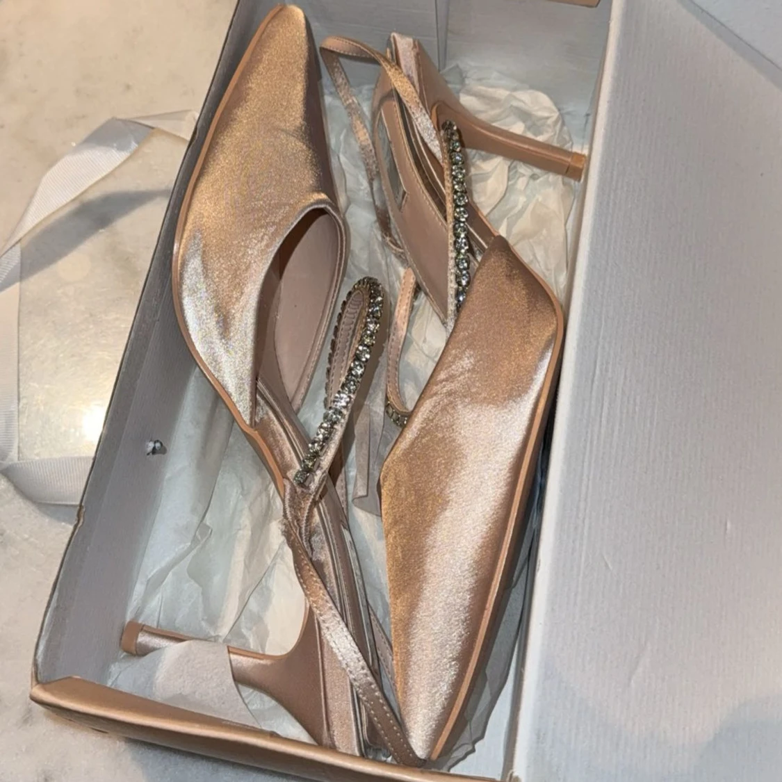 Beiga klackar med pärlor   - 2