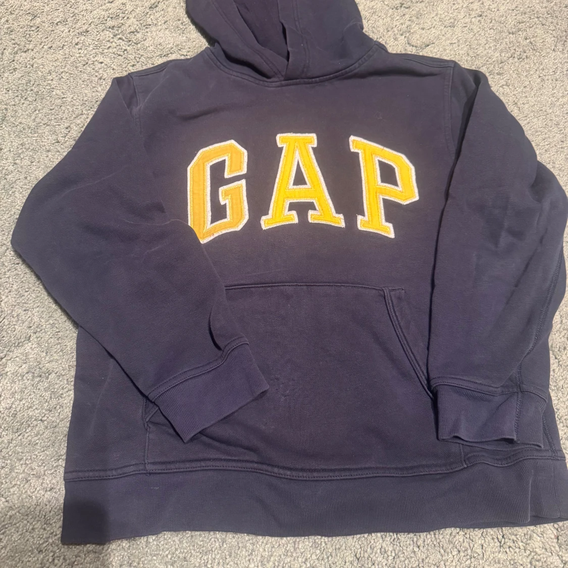 Mörkblå hoodie från GAP Kids