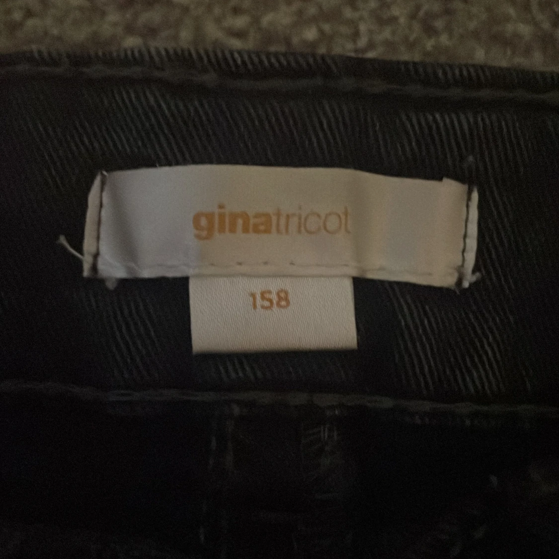 Svarta bootcut jeans från Gina Tricot - 1